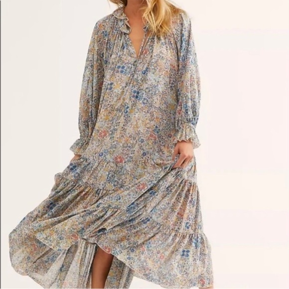 Free People Dresses & Skirts - Free People floral maxi dress